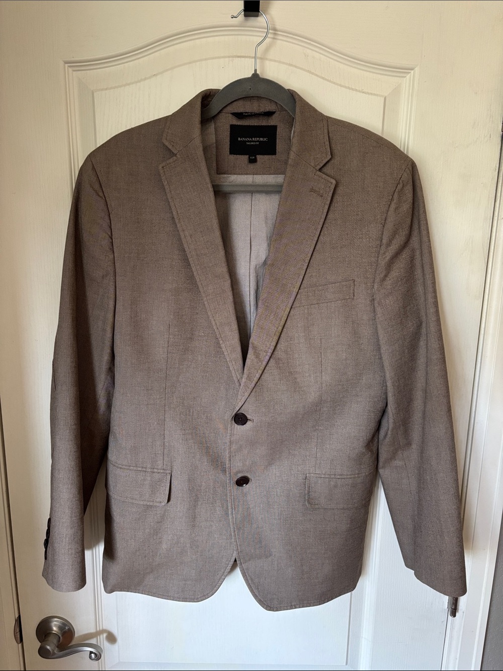 Banana Republic Men's Brown Taupe Two-Button Sport Coat